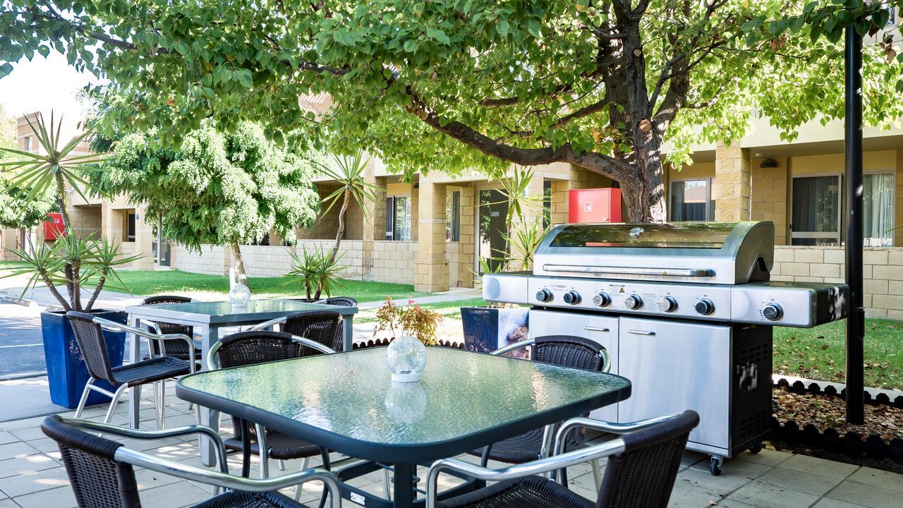 Quest Wagga Wagga Aparthotel Exterior photo
