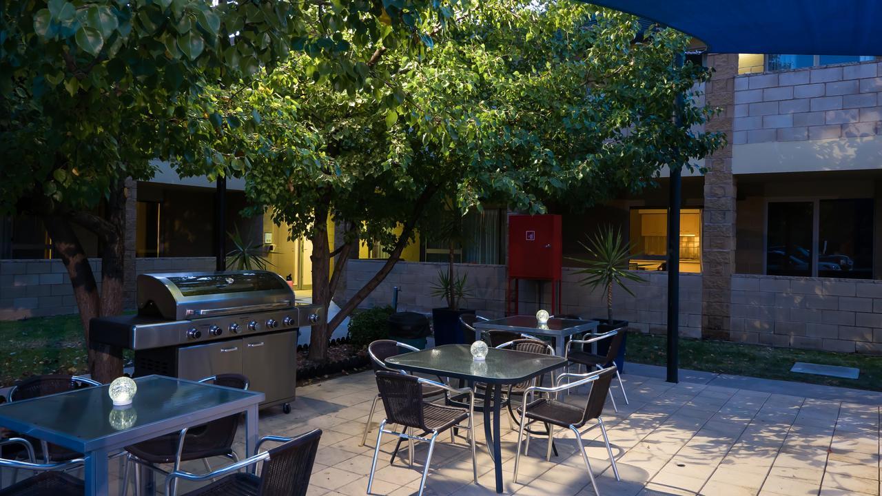 Quest Wagga Wagga Aparthotel Exterior photo